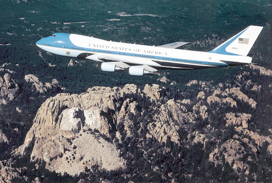 AirForce1MtRushmore ✈️ Rapid City Regional Airport Air Force One Over Mount Rushmore